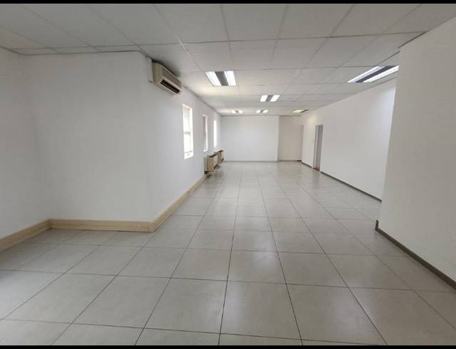 BUSINESS PROPERTY TO RENT IN FOURWAYS